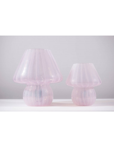Pink Crystal - Comparison of the small and large version lamp Pink Crystal - Comparison of the small and large version lamp