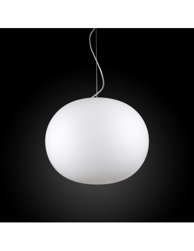 Ovum sospensione a sfera design in vetro murano color bianco satinato su sfondo nero