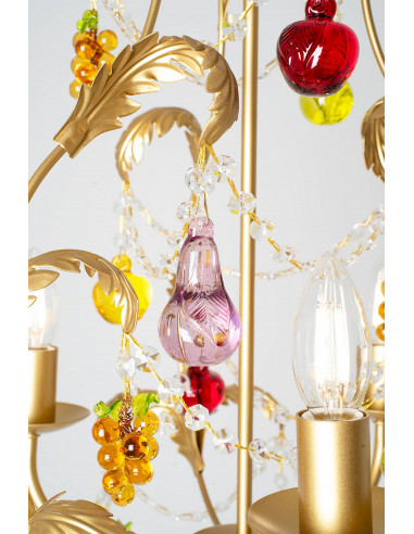 dettaglio lampadario in ottone con frutta in vetro di murano colorata e strass 5 luci
