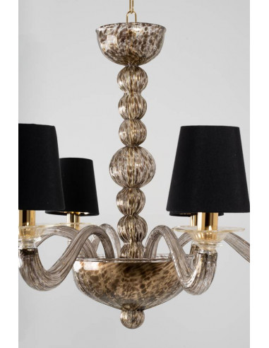 dettaglio lampadario in vetro di murano oro e nero effetto leopardato