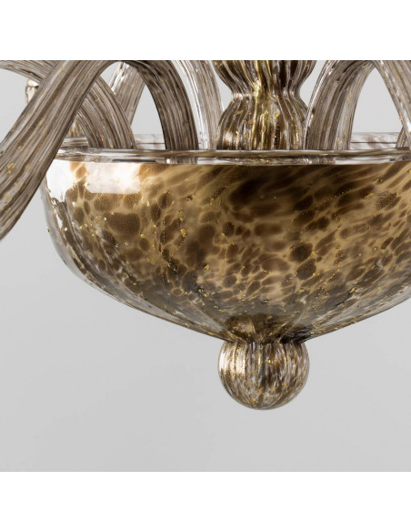 dettaglio lampadario in vetro di murano oro e nero effetto leopardato