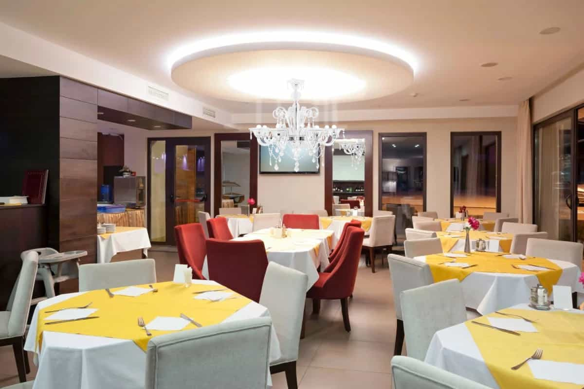 Migliori lampadari per il salone di un ristorante
